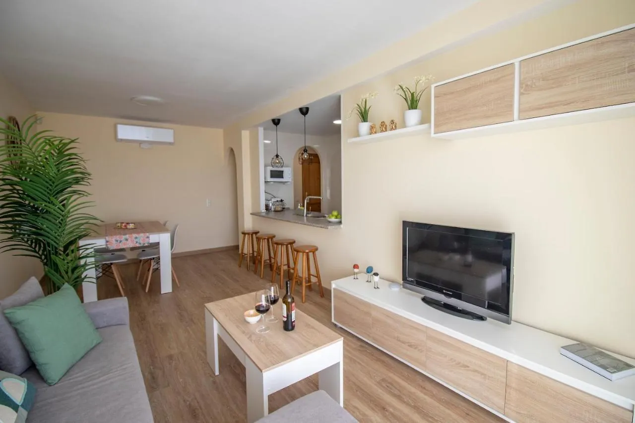 Aqua - Apartamento A 250M Playa La Pineda 0*,  Spain